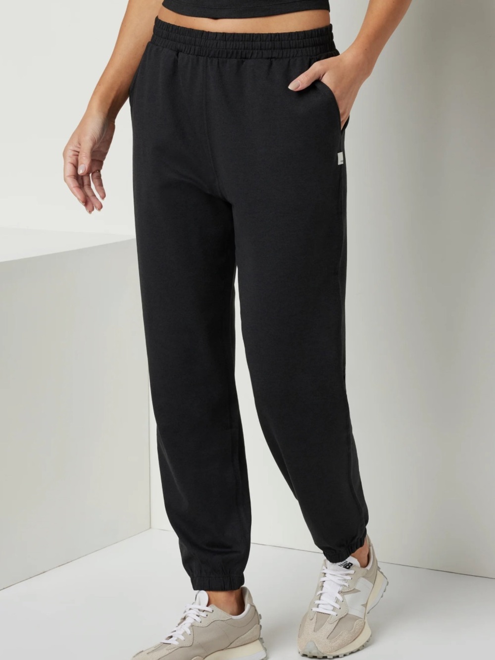 Vuori Boyfriend Sweatpant Jogger Pant Black Heather DreamKnit Sz M